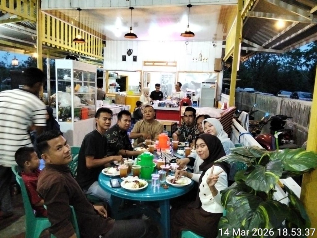 Buka Puasa bersama Apratur Desa Suka Jaya